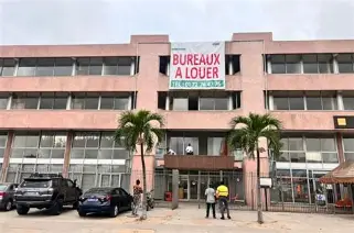 Bureau à Attécoubé